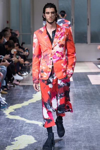 Look 9
